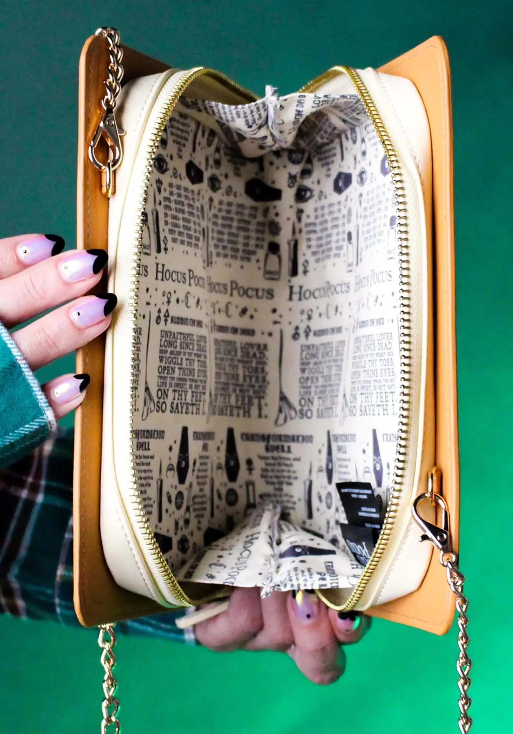 Cakeworthy Disney Hocus Pocus Book Purse 7 Cakeworthy Disney Hocus Pocus Book Purse - Image 5