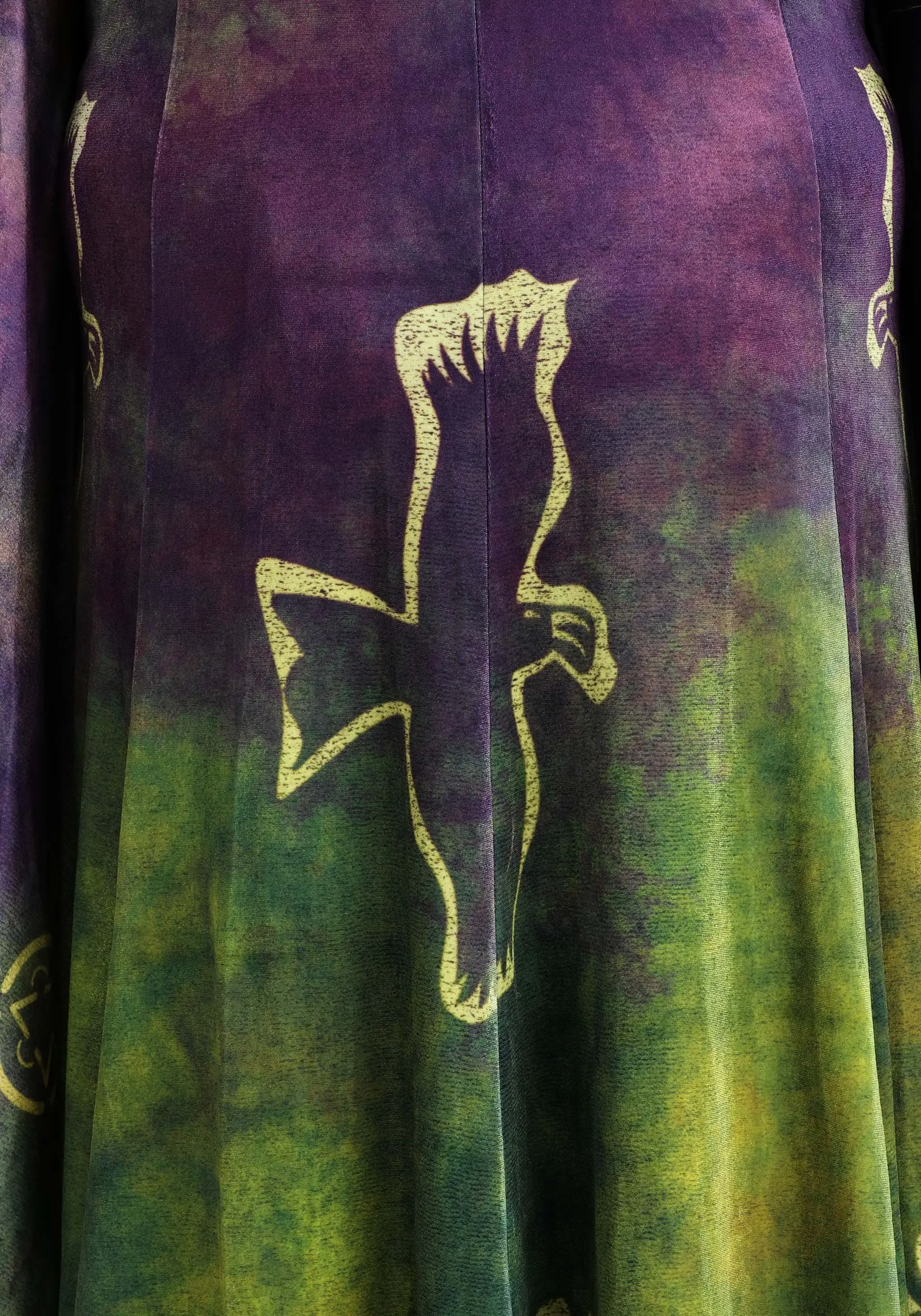 Fun Costumes Winifred Sanderson Costume For Plus Size Women From Disney's Hocus Pocus 15 Fun Costumes Winifred Sanderson Costume For Plus Size Women From Disney's Hocus Pocus - Image 13