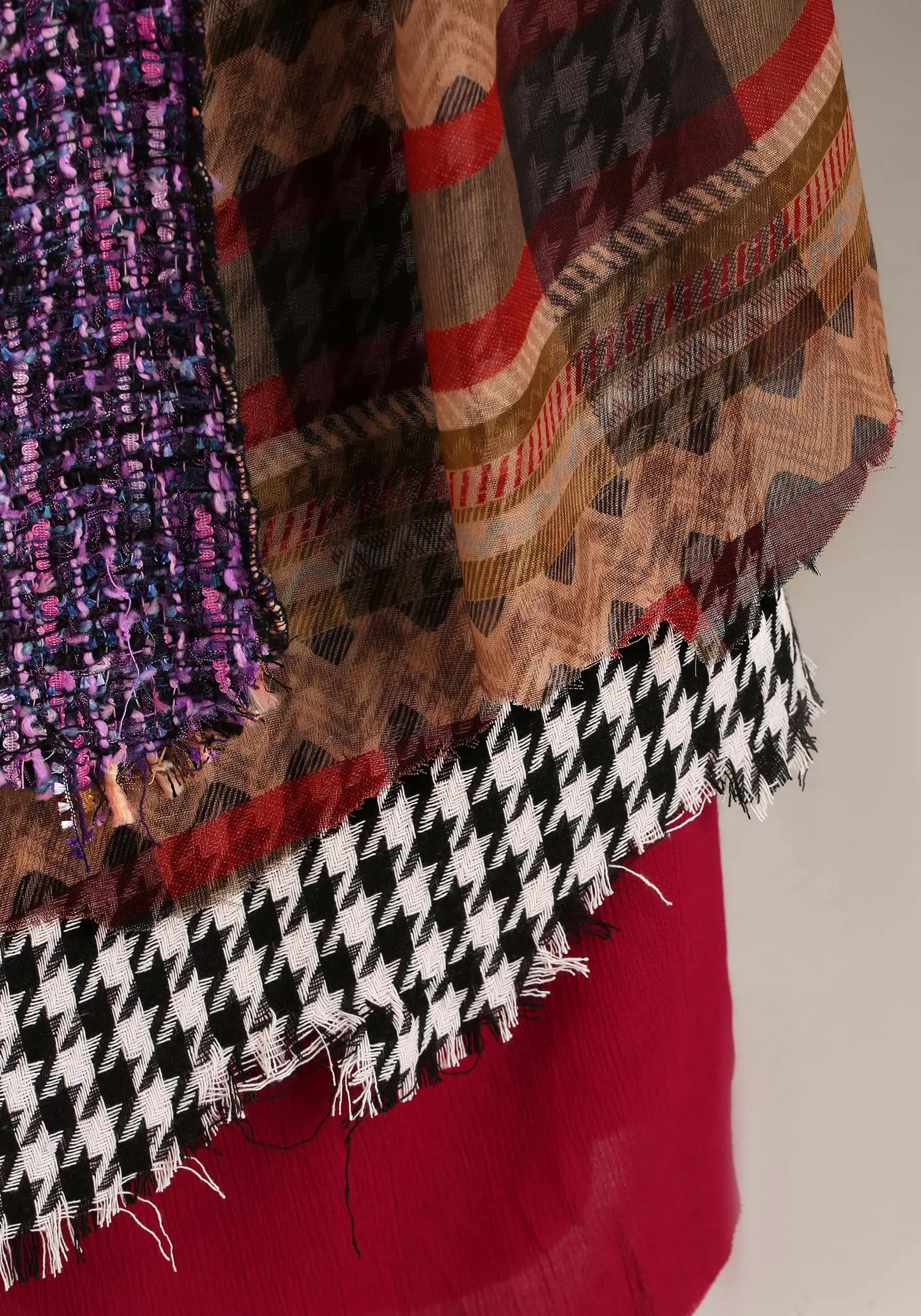 Fun Costumes Mary Sanderson Costume For Women From Disney’s Hocus Pocus 14 Fun Costumes Mary Sanderson Costume For Women From Disney’s Hocus Pocus - Image 12