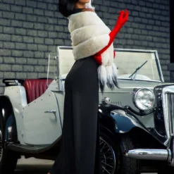 Fun Costumes Cruella De Vil Stole Costume For Women From Disney’s 101 Dalmatians -Elope Store womens prestige cruella de vil stole costume alt 1